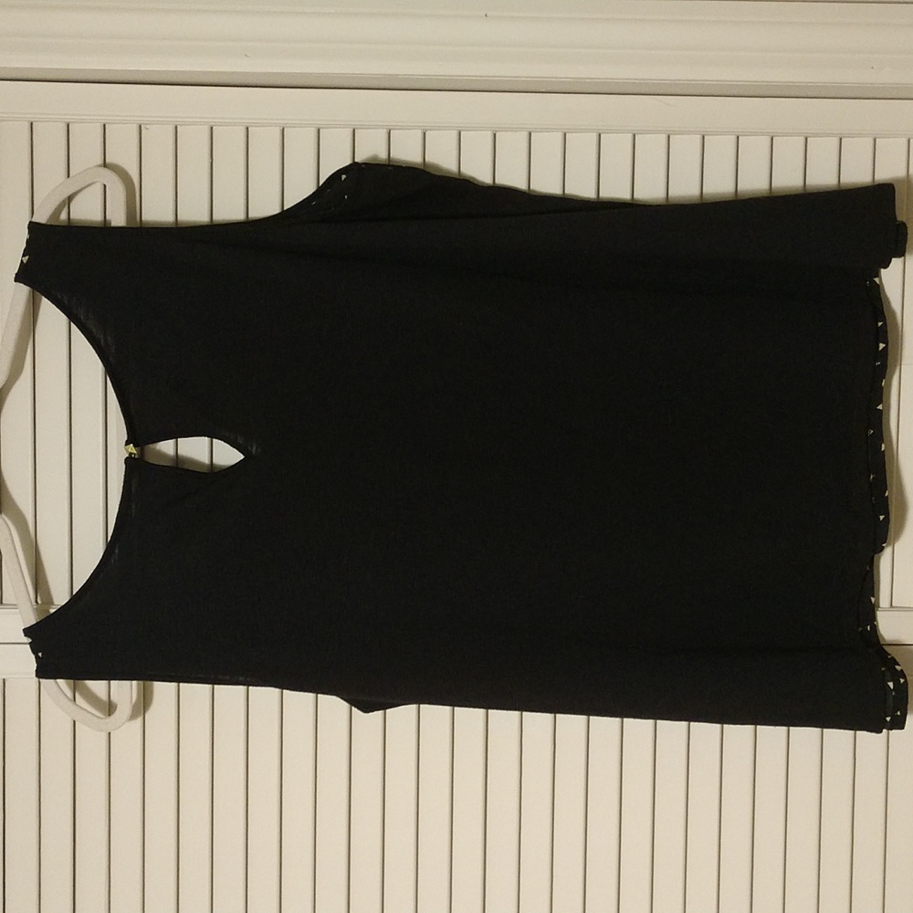 🌷Lane Bryant Black Geometric Pattern Tank Size 22/24 3X - Picture 2 of 4